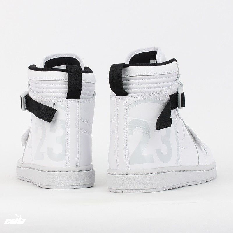 Achat / Vente Air Jordan 1 Moto Blanc (at3146-100) Chaussure de Basket ...