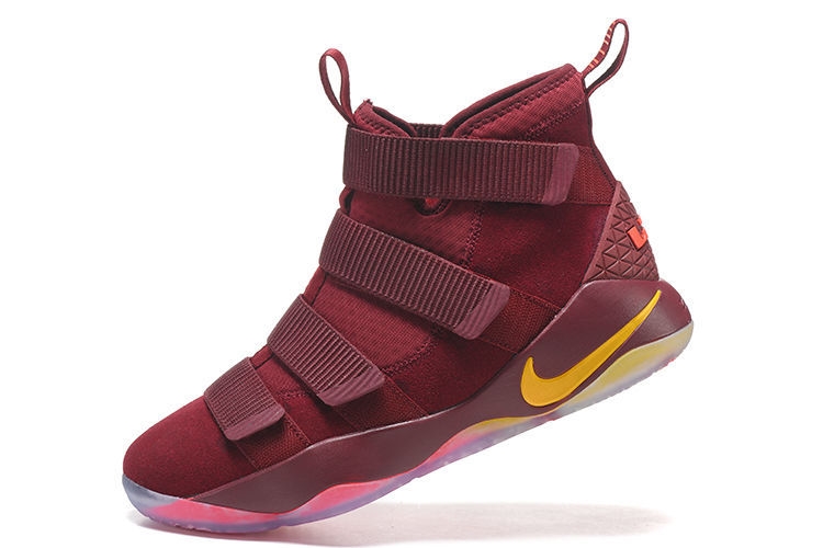 Achat / Vente Nike Lebron Soldier XI 11 Cavs Rouge Jaune Chaussure de ...