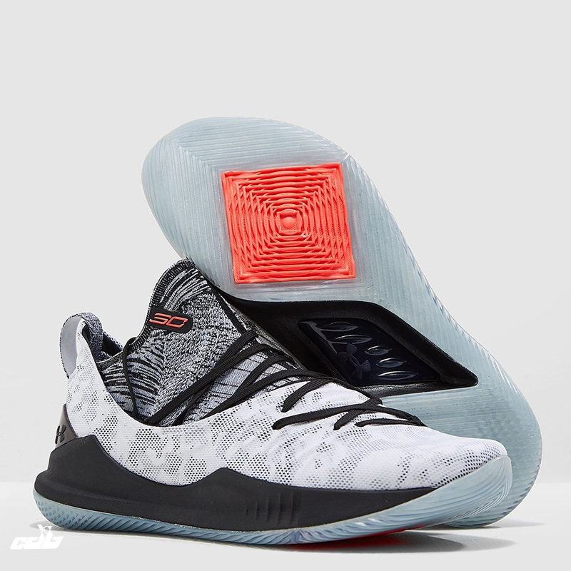 Achat / Vente Under Armour Curry 5 Chef Curry Blanc Noir (3020657-108 ...
